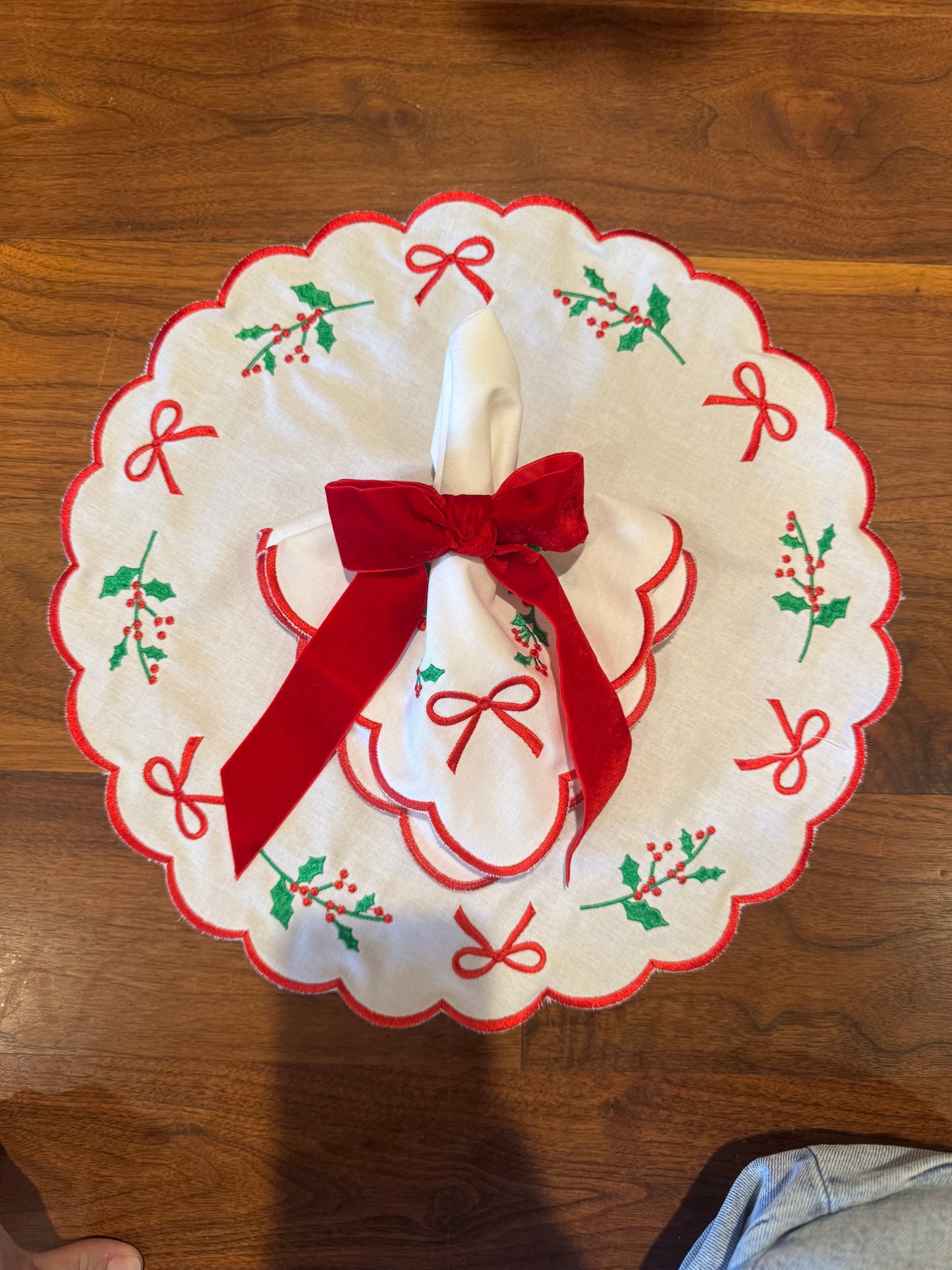 Mistletoe Bow Napkins