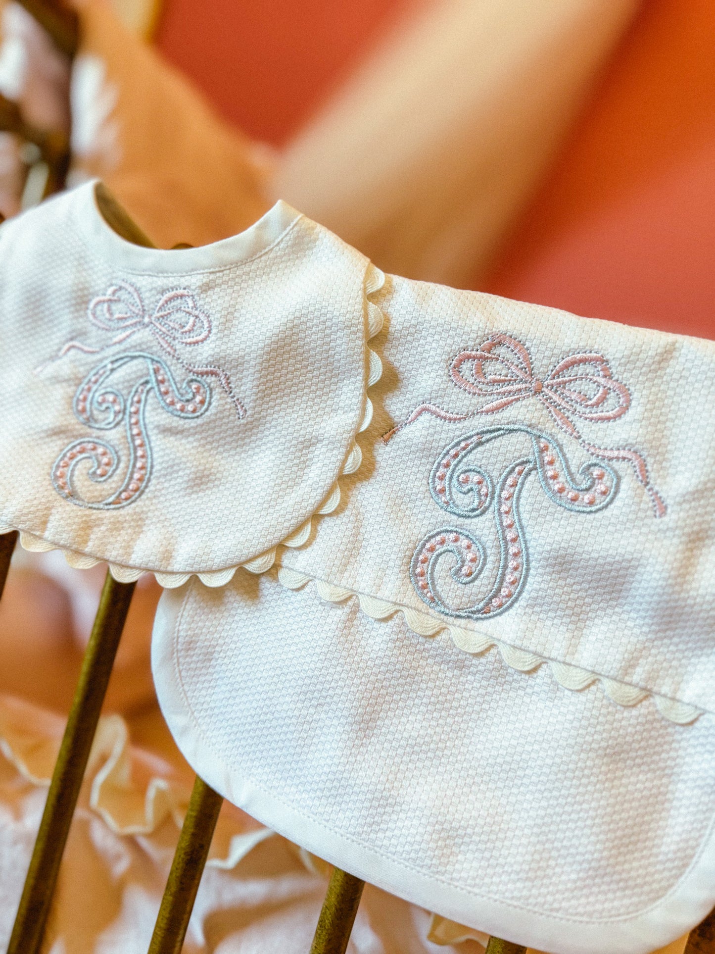 INFANT Scalloped Set